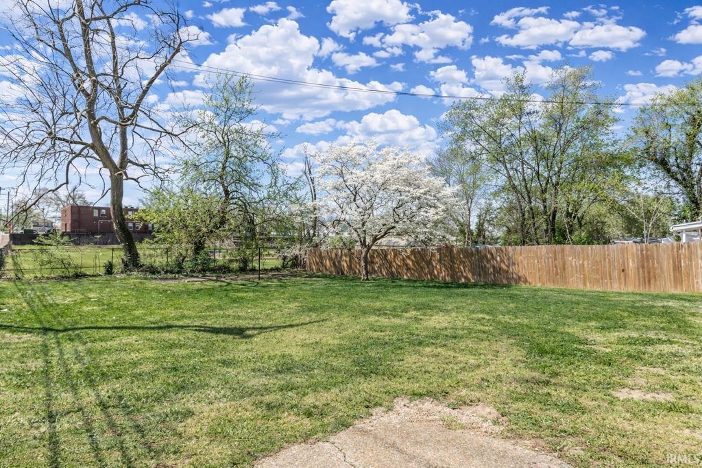 Photo of 321 E Chestnut Street, Boonville, IN 47601 (MLS # 202612041)