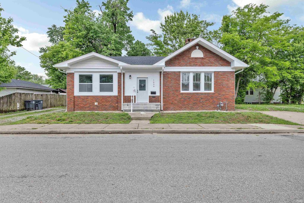 Photo of 1659 S Evans Avenue, Evansville, IN 47713 (MLS # 202615808)