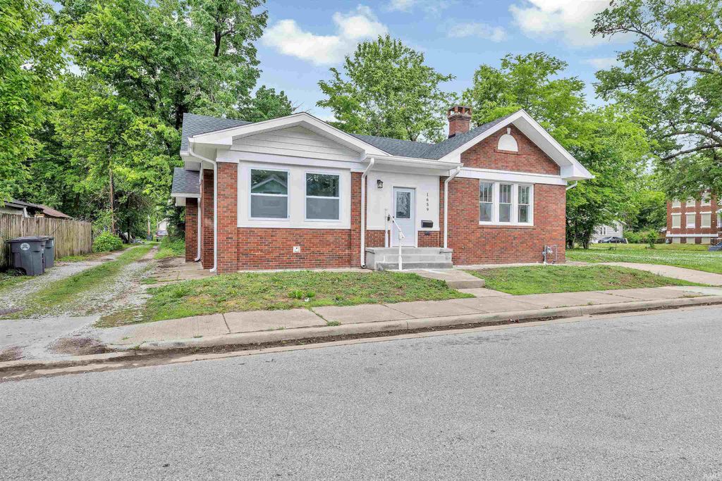 Photo of 1659 S Evans Avenue, Evansville, IN 47713 (MLS # 202615808)