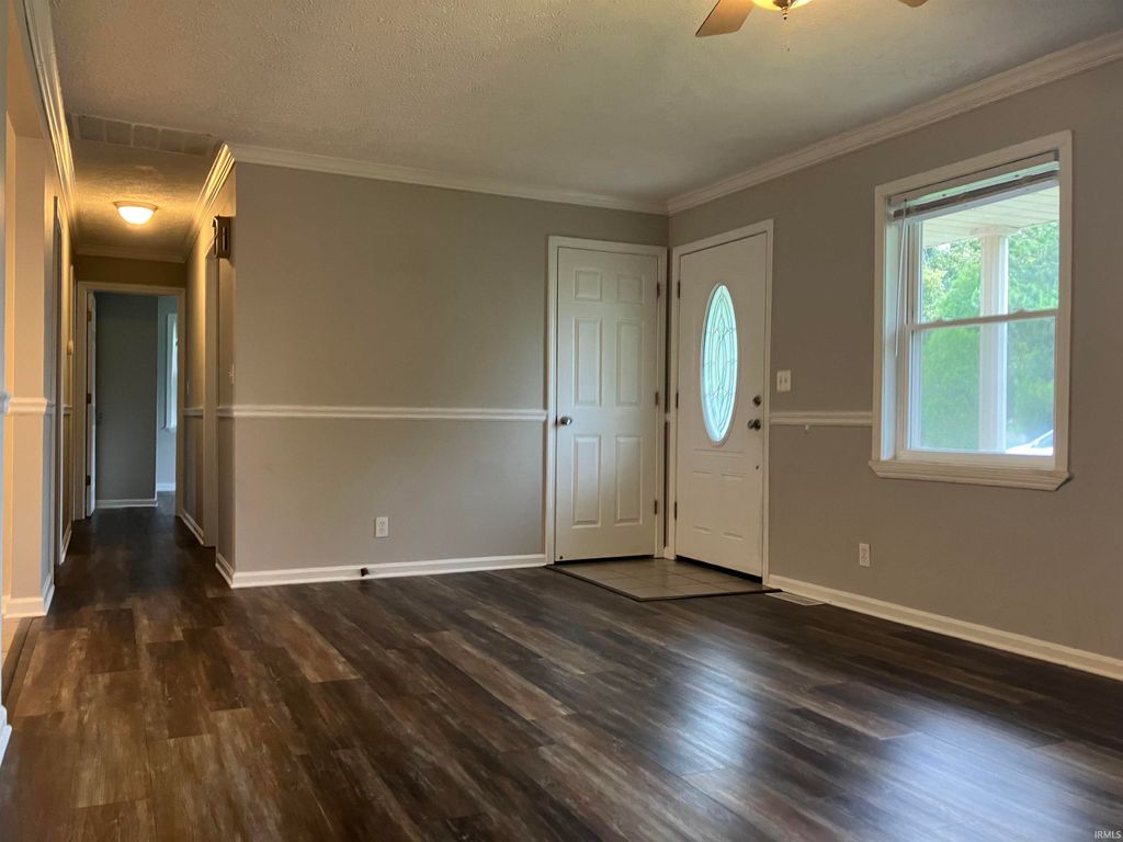 Photo of 900 S Saint James Boulevard, Evansville, IN 47714 (MLS # 202620088)