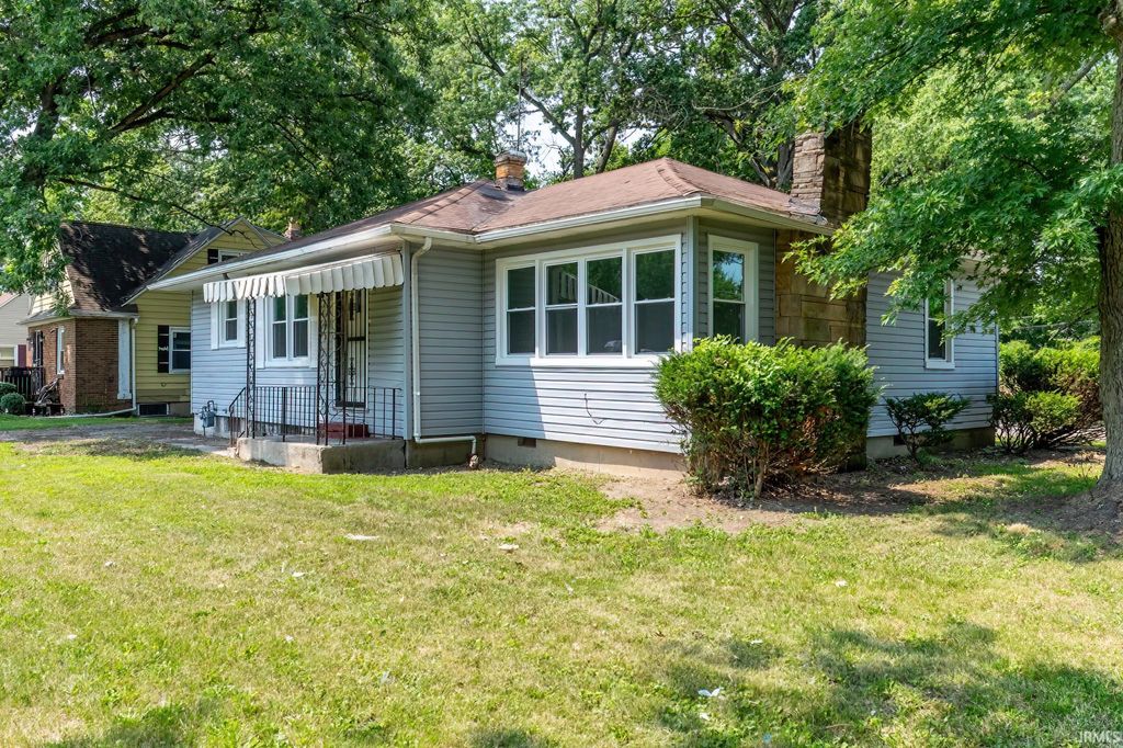 Photo of 4602 Euclid Avenue, Fort Wayne, IN 46806 (MLS # 202628804)