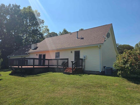 Tiny photo for 186 Ryan Court, Spencer, IN 47460 (MLS # 202632147)
