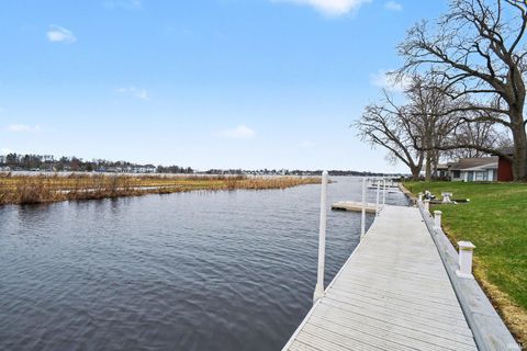 Tiny photo for 5940 E George Street, Syracuse, IN 46567 (MLS # 202612683)