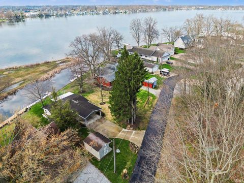 Tiny photo for 5940 E George Street, Syracuse, IN 46567 (MLS # 202612683)