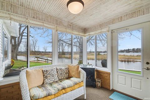 Tiny photo for 5940 E George Street, Syracuse, IN 46567 (MLS # 202612683)