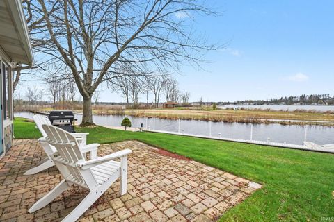 Tiny photo for 5940 E George Street, Syracuse, IN 46567 (MLS # 202612683)