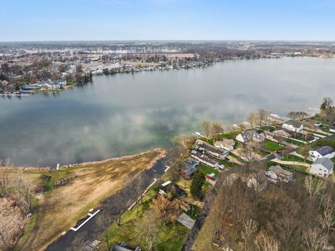 Tiny photo for 5940 E George Street, Syracuse, IN 46567 (MLS # 202612683)