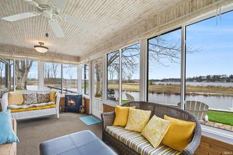 Tiny photo for 5940 E George Street, Syracuse, IN 46567 (MLS # 202612683)