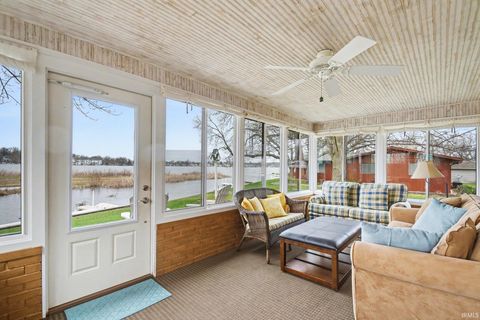 Tiny photo for 5940 E George Street, Syracuse, IN 46567 (MLS # 202612683)