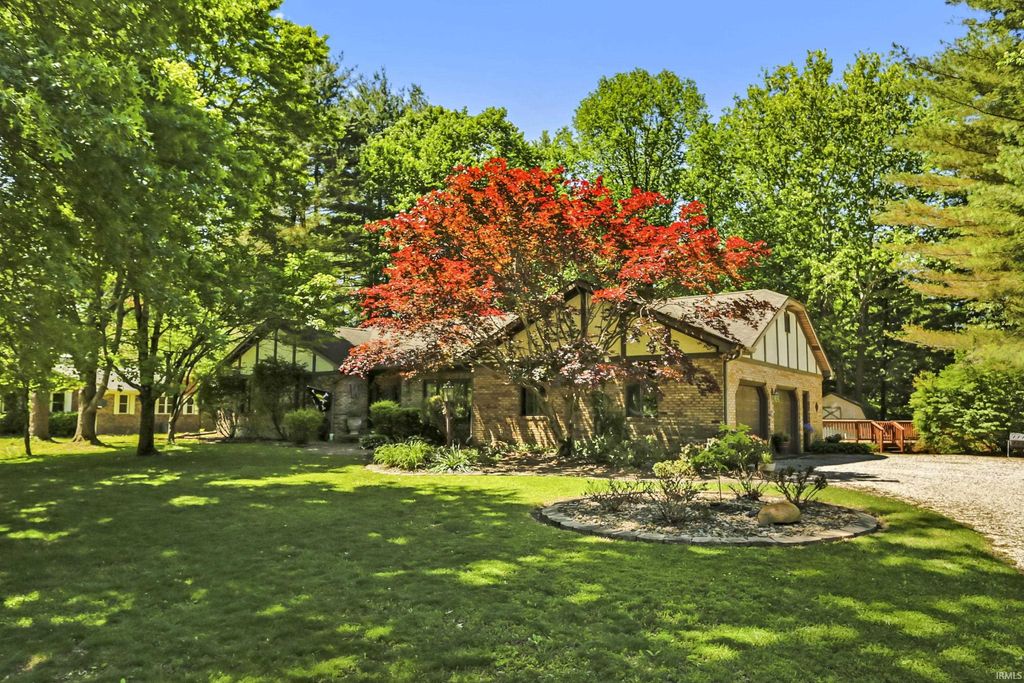 Photo of 11200 Ridge Knoll Drive, Evansville, IN 47710 (MLS # 202616146)