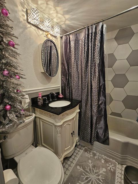 Tiny photo for 1611 Kingston Road, Kokomo, IN 46901 (MLS # 202549758)