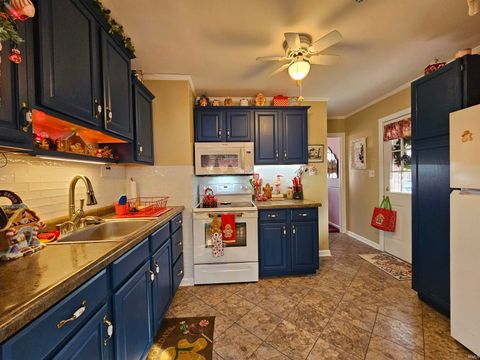 Tiny photo for 1611 Kingston Road, Kokomo, IN 46901 (MLS # 202549758)