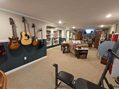 Tiny photo for 1611 Kingston Road, Kokomo, IN 46901 (MLS # 202549758)