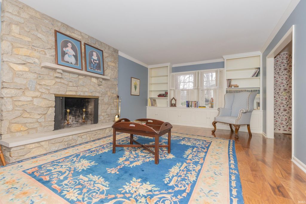 Photo of 801 Plaza Drive, Evansville, IN 47715 (MLS # 202549953)