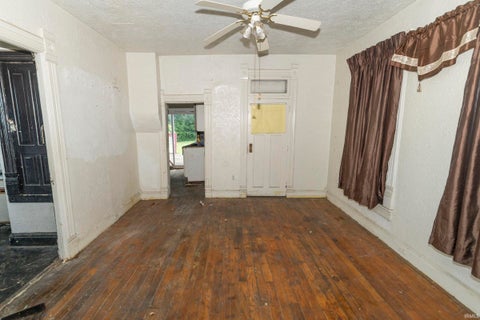 Tiny photo for 154 Middlebury Street, Elkhart, IN 46516 (MLS # 202624278)
