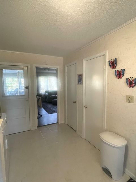 Tiny photo for 320 W Roselawn Avenue Street, Logansport, IN 46947 (MLS # 202545746)