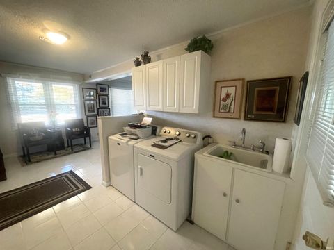 Tiny photo for 320 W Roselawn Avenue Street, Logansport, IN 46947 (MLS # 202545746)