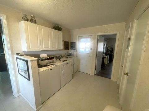 Tiny photo for 320 W Roselawn Avenue Street, Logansport, IN 46947 (MLS # 202545746)