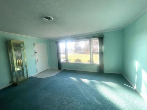 Tiny photo for 320 W Roselawn Avenue Street, Logansport, IN 46947 (MLS # 202545746)