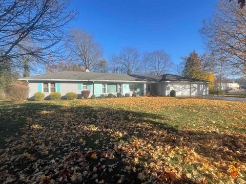 Tiny photo for 320 W Roselawn Avenue Street, Logansport, IN 46947 (MLS # 202545746)
