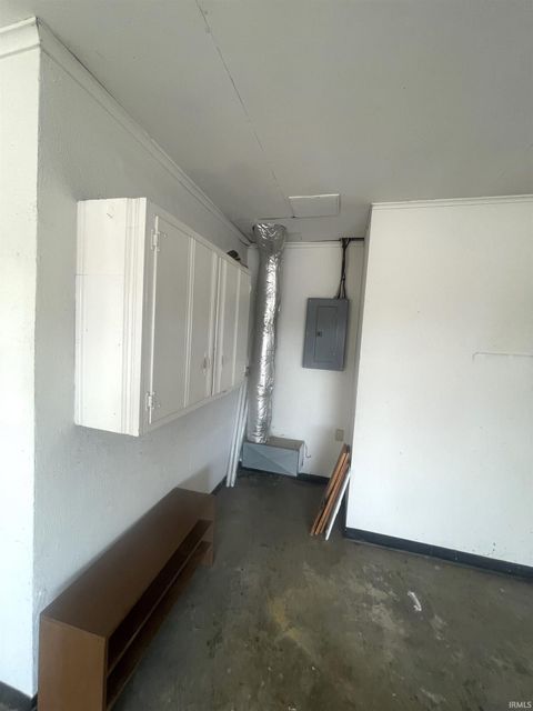 Tiny photo for 320 W Roselawn Avenue Street, Logansport, IN 46947 (MLS # 202545746)