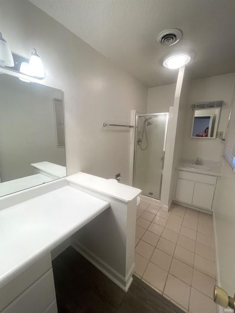 Tiny photo for 320 W Roselawn Avenue Street, Logansport, IN 46947 (MLS # 202545746)