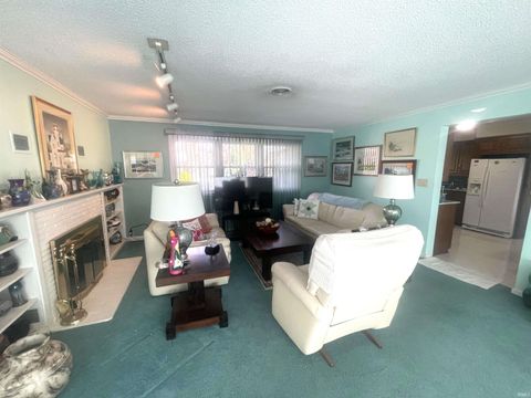 Tiny photo for 320 W Roselawn Avenue Street, Logansport, IN 46947 (MLS # 202545746)