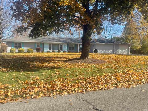 Tiny photo for 320 W Roselawn Avenue Street, Logansport, IN 46947 (MLS # 202545746)