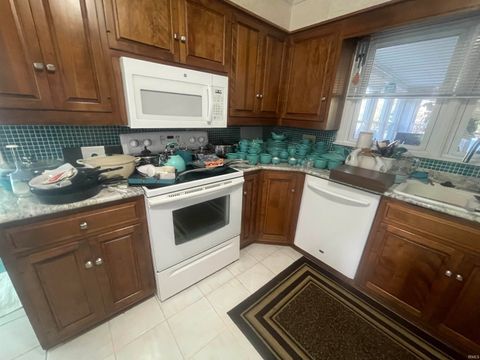 Tiny photo for 320 W Roselawn Avenue Street, Logansport, IN 46947 (MLS # 202545746)