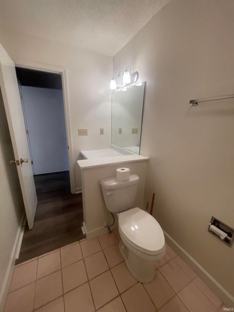 Tiny photo for 320 W Roselawn Avenue Street, Logansport, IN 46947 (MLS # 202545746)