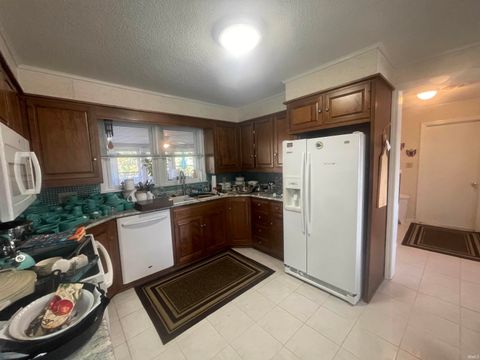 Tiny photo for 320 W Roselawn Avenue Street, Logansport, IN 46947 (MLS # 202545746)