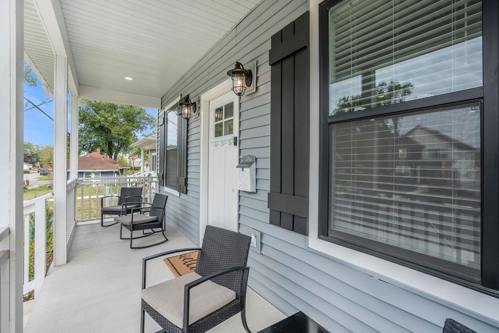 Photo of 922 N Hill Street, South Bend, IN 46617 (MLS # 202617097)