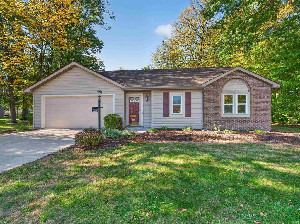 Photo of 8003 Pepperwood Court, Fort Wayne, IN 46818 (MLS # 202643512)