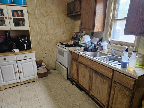 Tiny photo for 1211 North Street, Logansport, IN 46947 (MLS # 202518280)