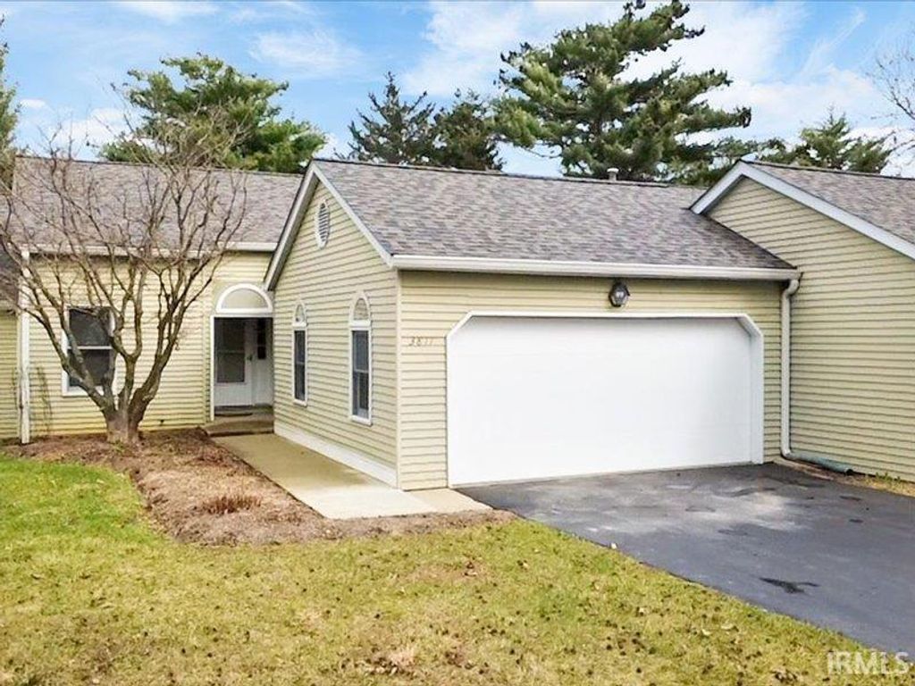 Photo of 3811 S Pepper Chase, Bloomington, IN 47401 (MLS # 202608041)