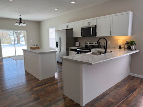 Tiny photo for 724 S Apperson Way, Kokomo, IN 46901 (MLS # 202548925)