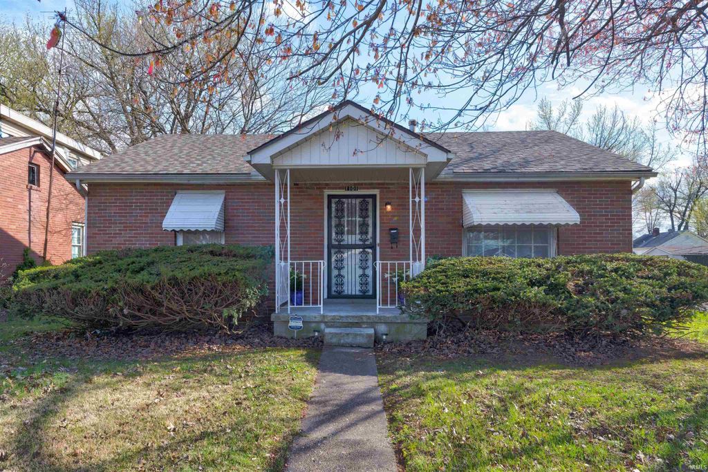 Photo of 1101 Ravenswood Drive, Evansville, IN 47714 (MLS # 202611270)