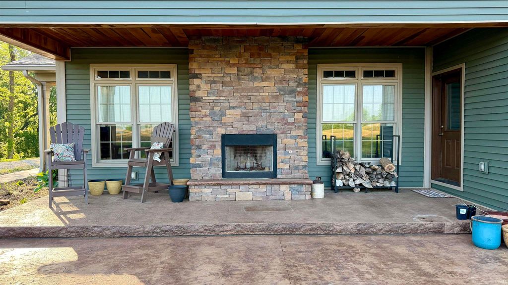 Photo of 11925 E Cates Road, Wheatland, IN 47597 (MLS # 202614597)