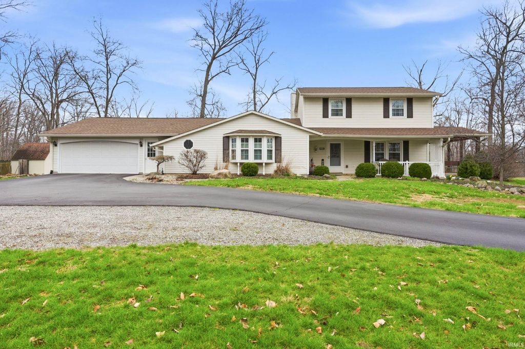 Photo of 305 Southwood Drive, Hartford City, IN 47348 (MLS # 202609700)