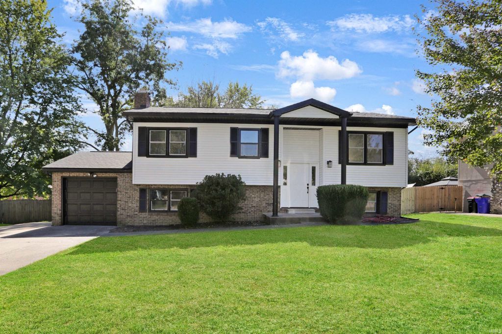 Photo of 7455 Oakpark Drive, Newburgh, IN 47630 (MLS # 202541841)