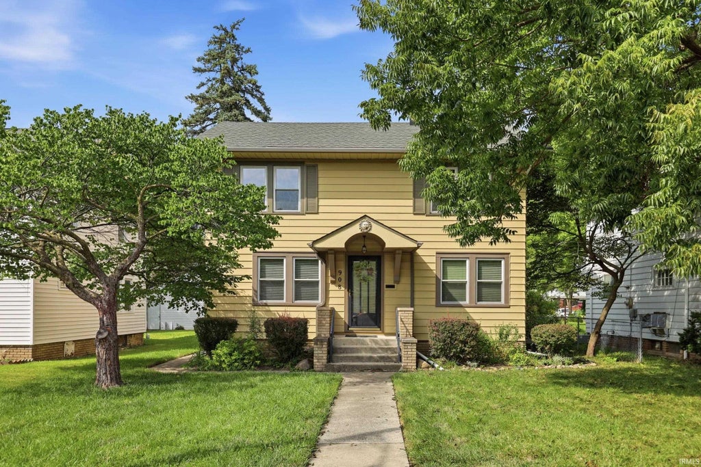 Photo of 908 Kinsmoor Avenue, Fort Wayne, IN 46807 (MLS # 202636105)