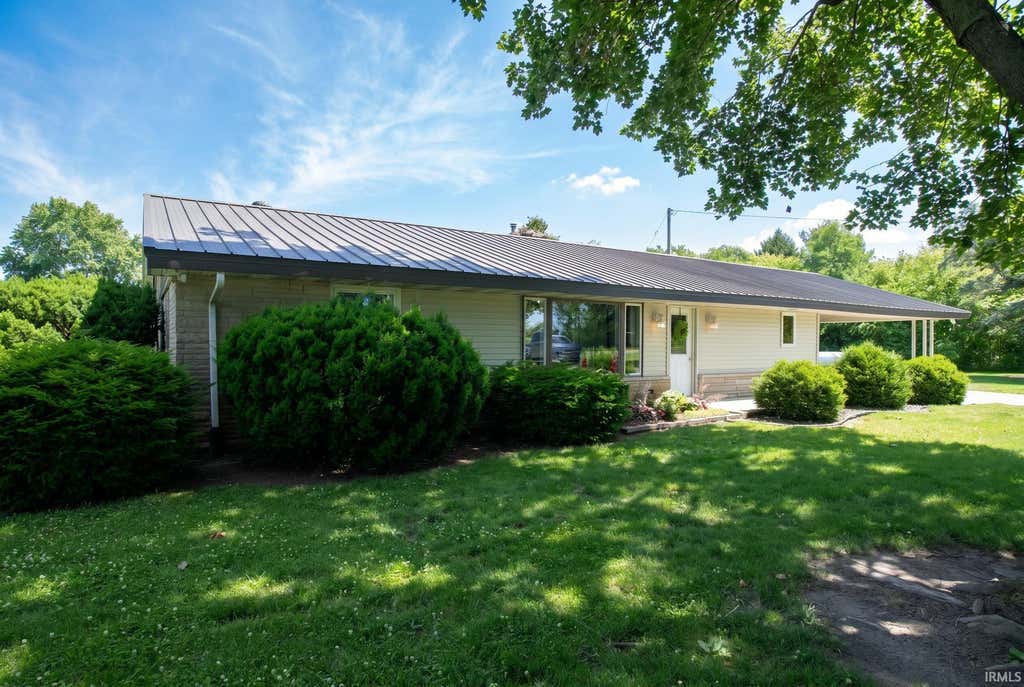 Photo of 1336 Lincoln Highway, Bourbon, IN 46504 (MLS # 202623397)