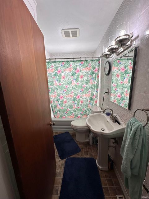 Tiny photo for 1220 Meadowbrook Drive, Kokomo, IN 46902 (MLS # 202604812)