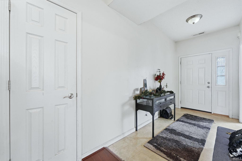 Photo of 7517 Ravens Stone Drive, Fort Wayne, IN 46818 (MLS # 202622108)