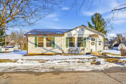 Photo of 1818 E Street, Bedford, IN 47421 (MLS # 202604463)