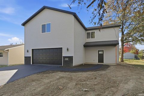 Photo of 2812 Drexel Avenue, Fort Wayne, IN 46806 (MLS # 202543915)