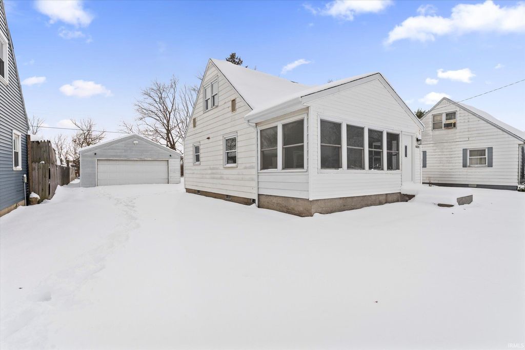 Photo of 4420 Meadow Lane, South Bend, IN 46619 (MLS # 202548016)