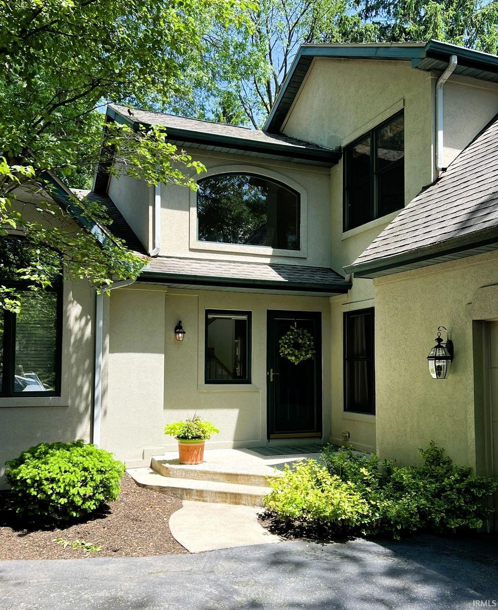 Photo of 1606 Pine Top Trace, Mishawaka, IN 46545 (MLS # 202620728)