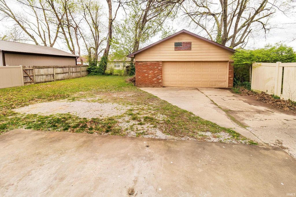 Photo of 7351 Oak Hill Road, Evansville, IN 47725 (MLS # 202611296)