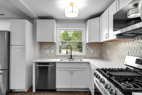 Tiny photo for 1108 Potomac Avenue, Lafayette, IN 47905 (MLS # 202515674)